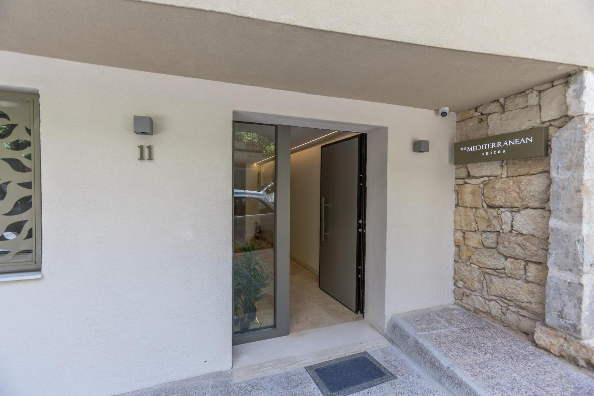 The Mediterranean Suites Pireusz Kültér fotó