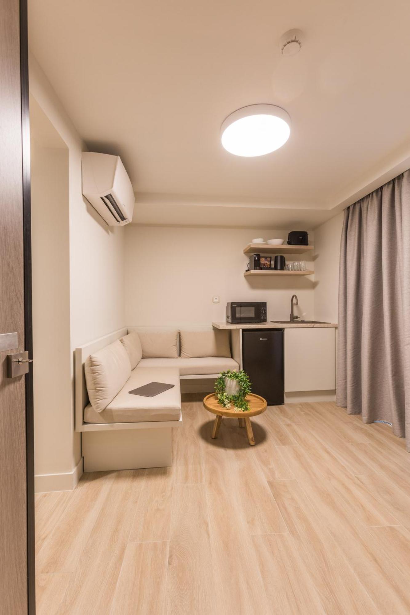 The Mediterranean Suites Pireusz Kültér fotó