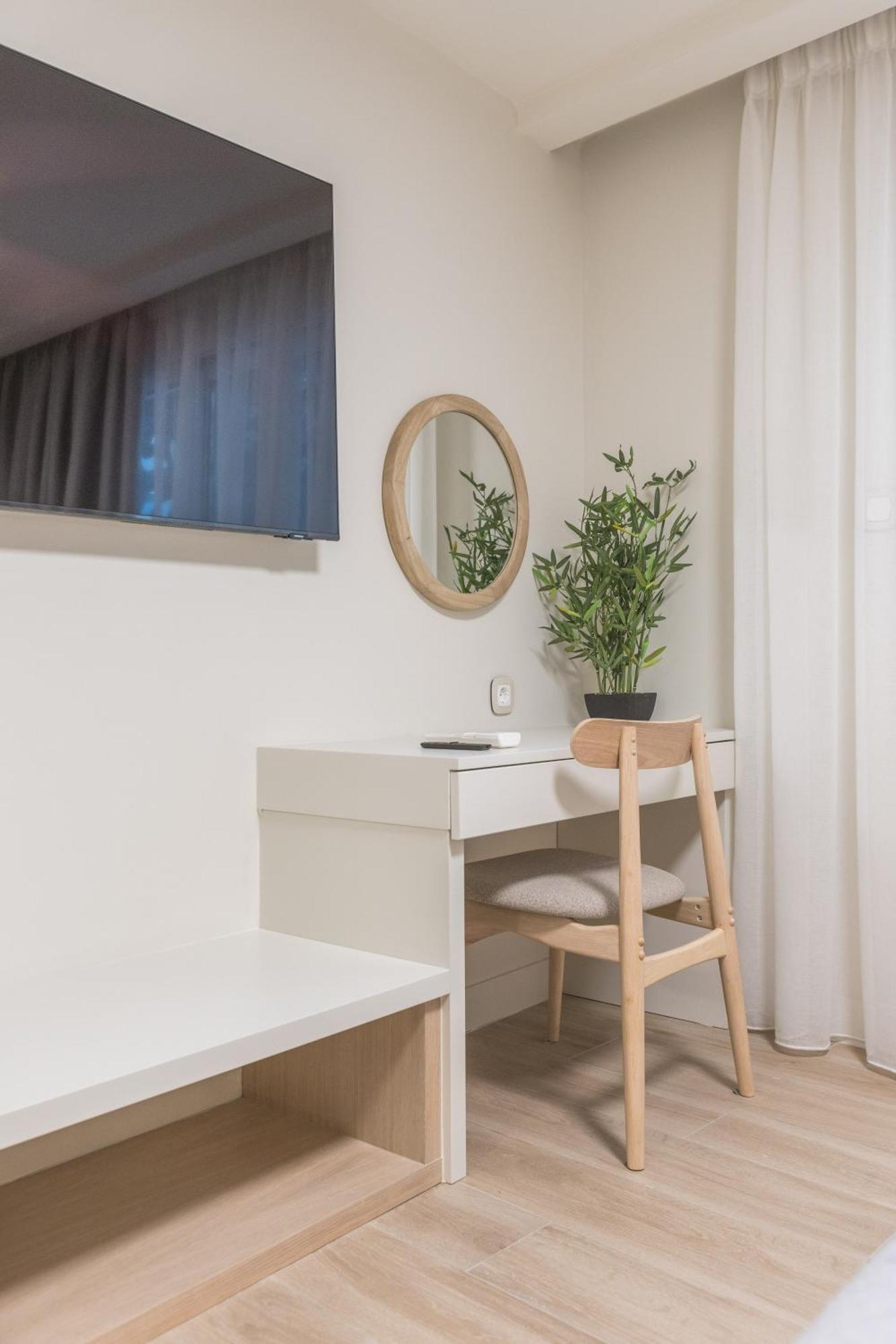 The Mediterranean Suites Pireusz Kültér fotó