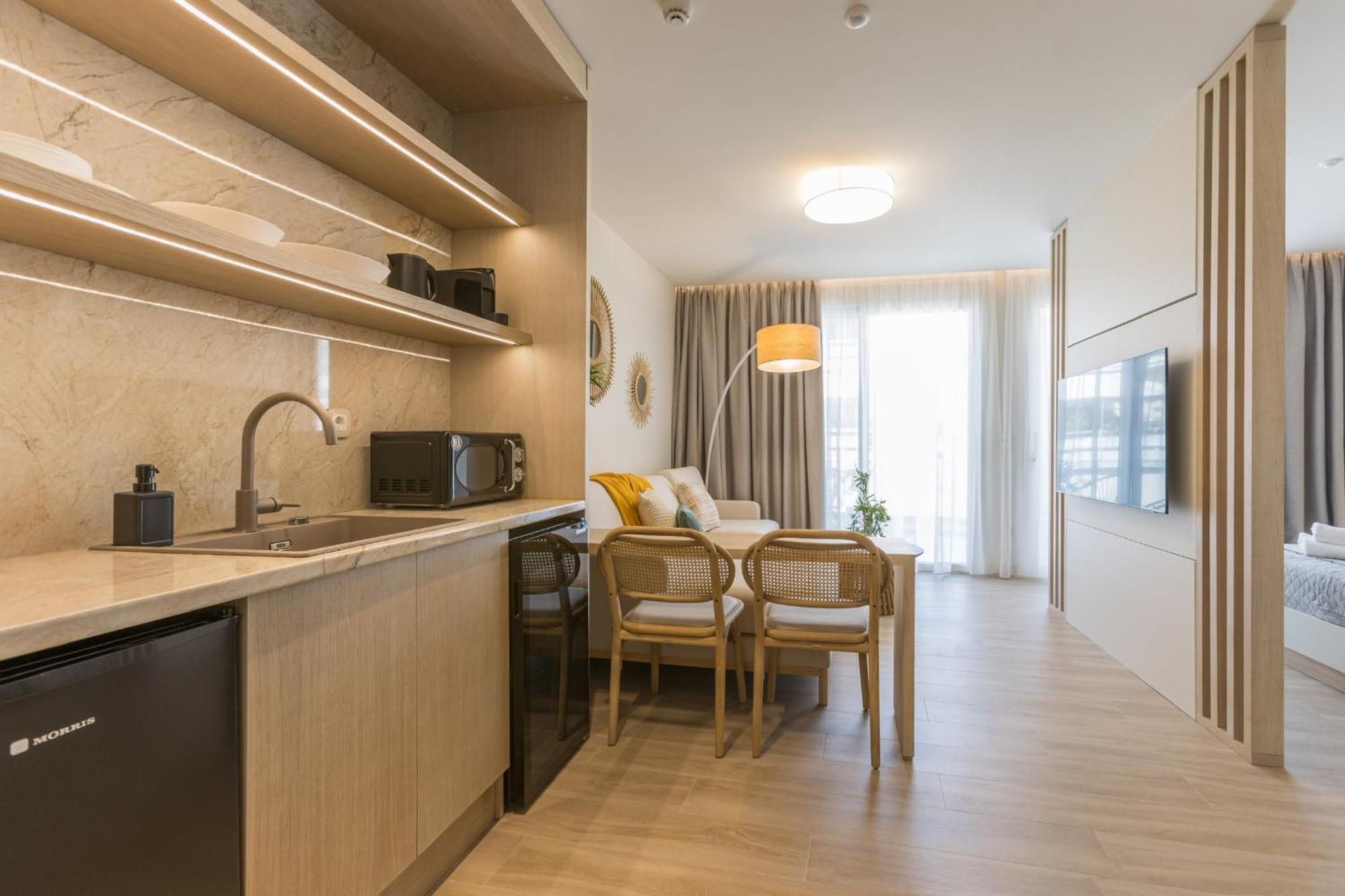 The Mediterranean Suites Pireusz Kültér fotó